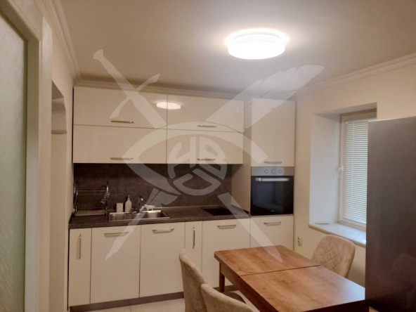 Етаж от къща в Пловдив, Младежки Хълм - 96 кв.м за 2605 €/кв.м - Снимка #1