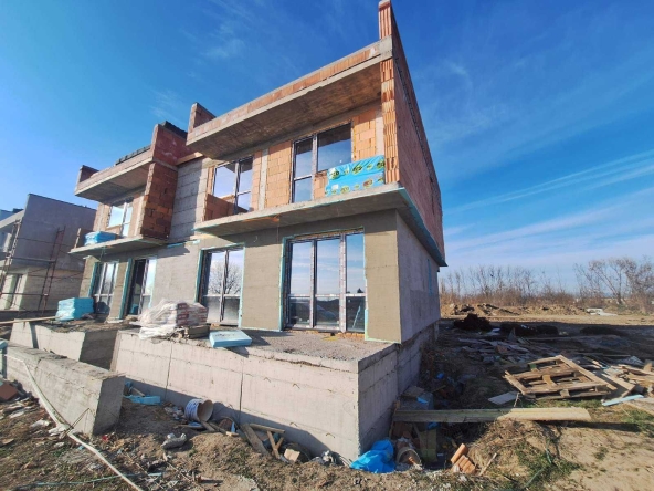 Къща в с. Труд, Област Пловдив - 148 кв.м за 913 €/кв.м - Снимка #1