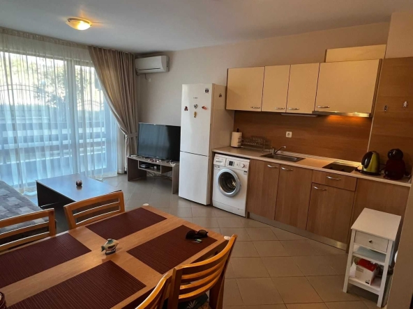 Двустаен апартамент в к.к. Слънчев бряг - 65 кв.м за 954 €/кв.м - Снимка #1