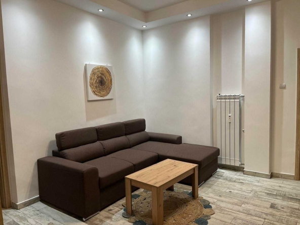Тристаен апартамент в София, Лозенец - 106 кв.м за 1765 €/кв.м - Снимка #1