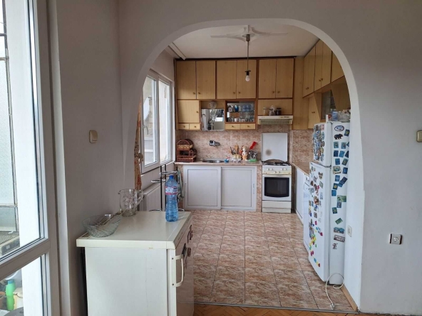 Тристаен апартамент в Габрово, Център - 109 кв.м за 983 €/кв.м - Снимка #1