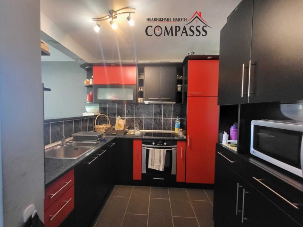 Къща в с. Бранище, Област Добрич - 433 кв.м за 458 €/кв.м - Снимка #1