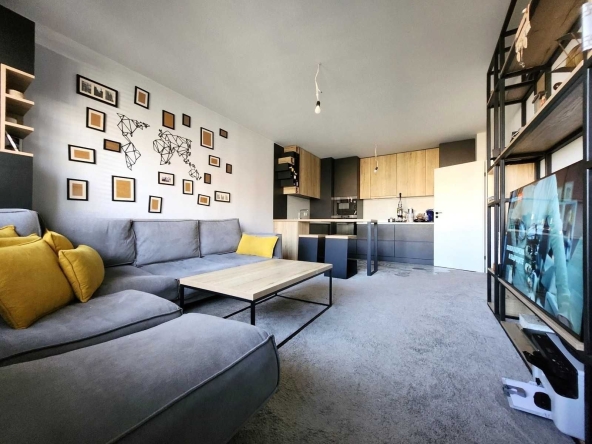 Дава се под наем Двустаен апартамент в София, Витоша - 67 кв.м за 504.9 € - Снимка #1