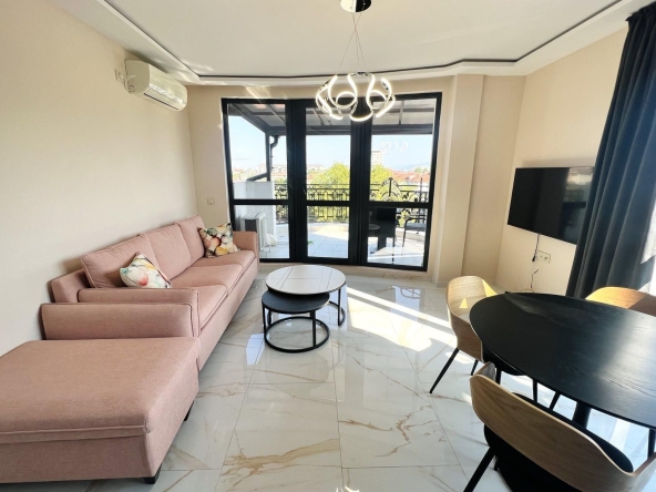 Дава се под наем Тристаен апартамент в Пловдив, Младежки Хълм - 95 кв.м за 900 € - Снимка #1