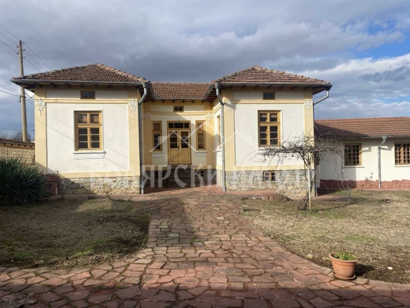 Дава се под наем Къща в с. Миндя, Област Велико Търново - 160 кв.м за 408 € - Снимка #1
