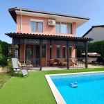 Къща в с. Гюльовца, Област Бургас - 120 кв.м за 1225 €/кв.м - Снимка #1