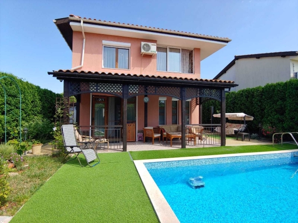 Къща в с. Гюльовца, Област Бургас - 120 кв.м за 1225 €/кв.м - Снимка #1