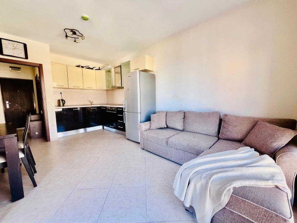 Тристаен апартамент в к.к. Слънчев бряг - 70 кв.м за 1572 €/кв.м - Снимка #1