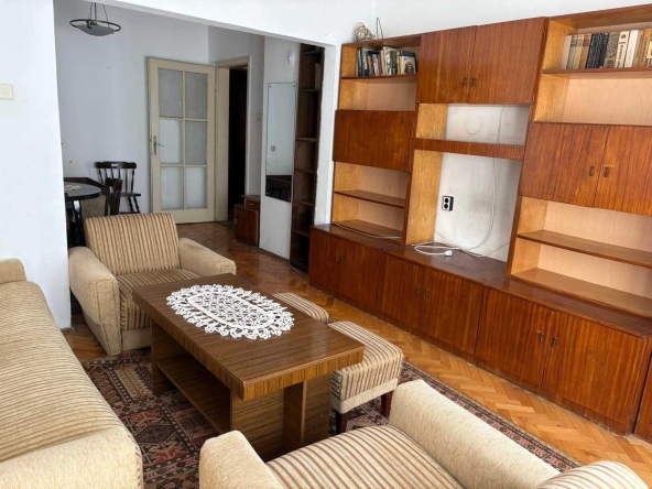 Дава се под наем Тристаен апартамент в Плевен, Широк център - 74 кв.м за 255 € - Снимка #1