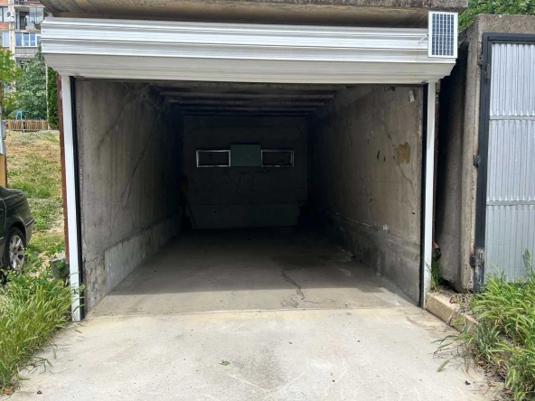 Дава се под наем Гараж / Паркомясто в Велико Търново, Колю Фичето - 20 кв.м за 76.5 € - Снимка #1