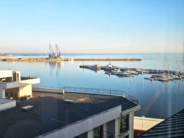 Едностаен апартамент в Балчик - 49 кв.м за 1388 €/кв.м - Снимка #1