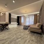 Тристаен апартамент в Пловдив, Остромила - 118 кв.м за 2111 €/кв.м - Снимка #1