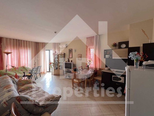 Тристаен апартамент в Варна, Център - 95 кв.м за 1564 €/кв.м - Снимка #1