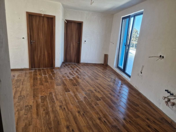 Тристаен апартамент в Пазарджик, Устрем - 130 кв.м за 654 €/кв.м - Снимка #1