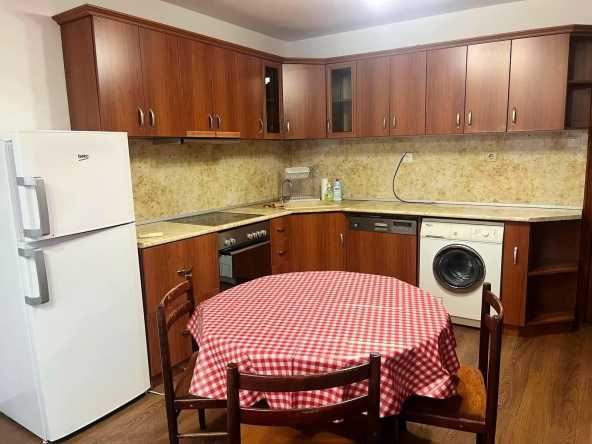 Дава се под наем Многостаен апартамент в Пловдив, Христо Смирненски - 120 кв.м за 600 € - Снимка #1