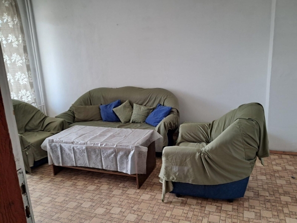 Дава се под наем Двустаен апартамент в Пловдив, Тракия - 60 кв.м за 300 € - Снимка #1
