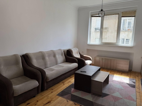 Дава се под наем Двустаен апартамент в София, Център - 75 кв.м за 749 € - Снимка #1