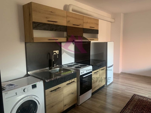 Дава се под наем Тристаен апартамент в Варна, Цветен квартал - 67 кв.м за 400 € - Снимка #1