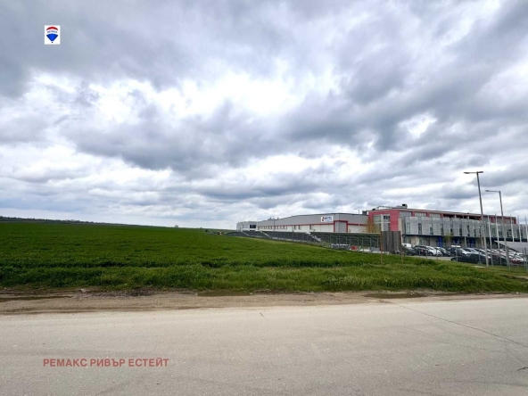 Парцел в Русе, Промишлена зона - Изток - 15721 кв.м за 26 €/кв.м - Снимка #1