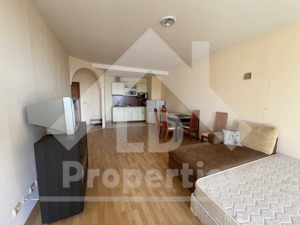 Двустаен апартамент в к.к. Златни пясъци - 92 кв.м за 945 €/кв.м - Снимка #1