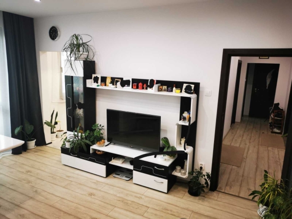 Тристаен апартамент в Варна, Младост 1 - 74 кв.м за 2095 €/кв.м - Снимка #1