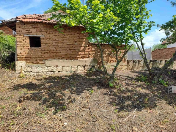 Парцел в с. Върбица, Област Плевен - 700 кв.м за 15 €/кв.м - Снимка #1