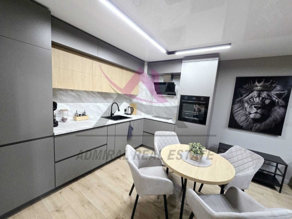 Дава се под наем Тристаен апартамент в Варна, Бриз - 80 кв.м за 1200 € - Снимка #1