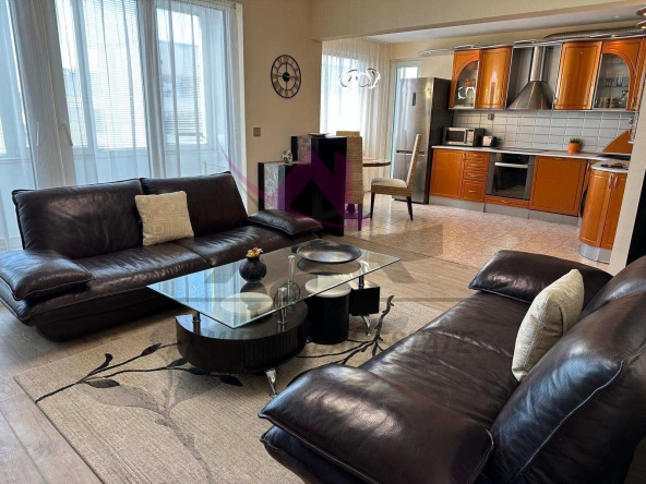 Дава се под наем Тристаен апартамент в Варна, Чайка - 130 кв.м за 1000 € - Снимка #1