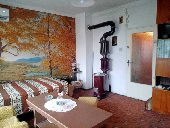 Четиристаен апартамент в Пловдив, Прослав - 80 кв.м за 1932 €/кв.м - Снимка #1