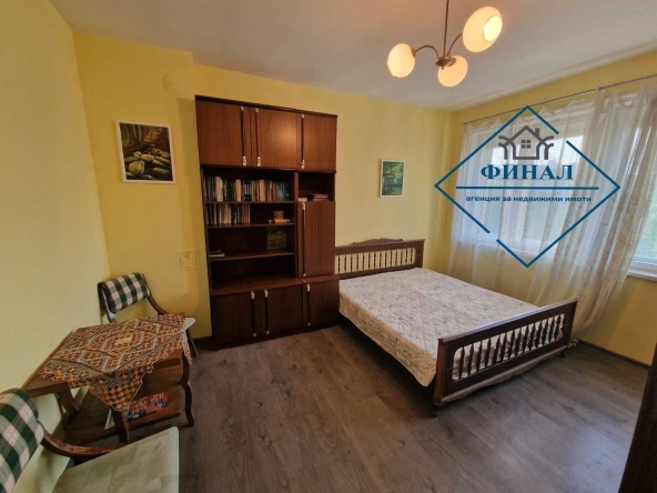 Четиристаен апартамент в Шумен, Център - 100 кв.м за 1326 €/кв.м - Снимка #1