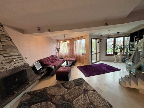 Мезонет в Пловдив, Център - 157 кв.м за 1625 €/кв.м - Снимка #1