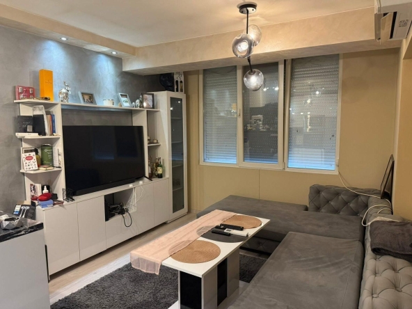Дава се под наем Тристаен апартамент в Пловдив, Изгрев - 60 кв.м за 375 € - Снимка #1