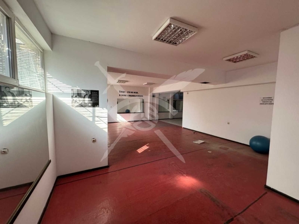 Магазин в София, Хладилника - 230 кв.м за 414 €/кв.м - Снимка #1