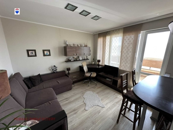 Двустаен апартамент в Русе, Широк център - 60 кв.м за 2015 €/кв.м - Снимка #1