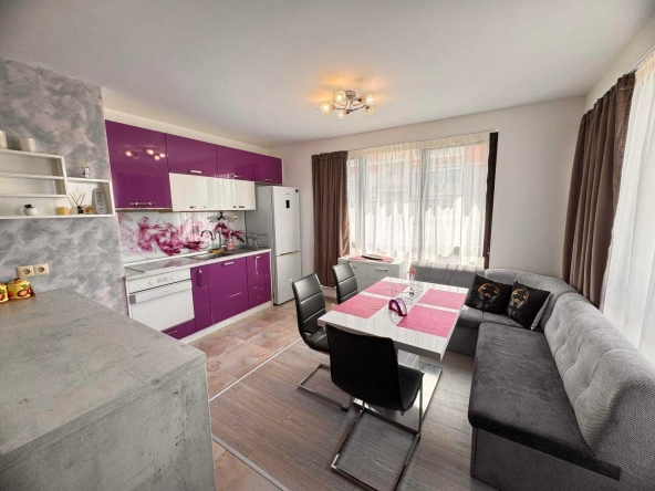 Дава се под наем Двустаен апартамент в Бургас, Славейков - 60 кв.м за 612 € - Снимка #1