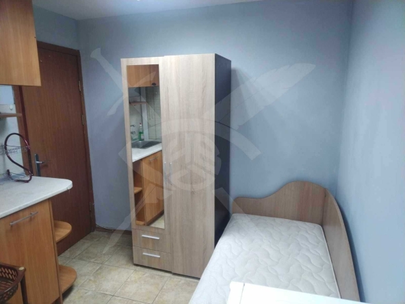 Дава се под наем Едностаен апартамент в Варна, Колхозен пазар - 20 кв.м за 200 € - Снимка #1