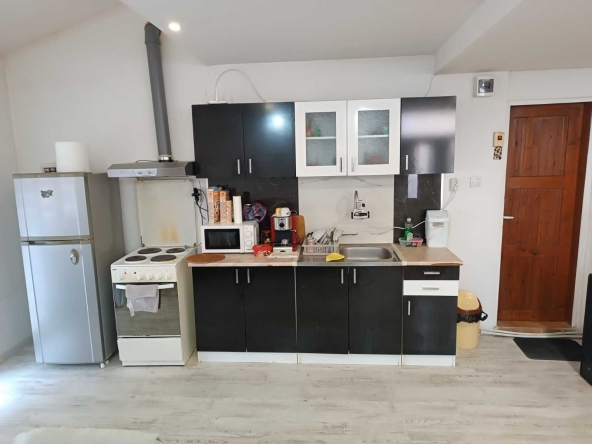 Къща в Елхово - 420 кв.м за 596 €/кв.м - Снимка #1