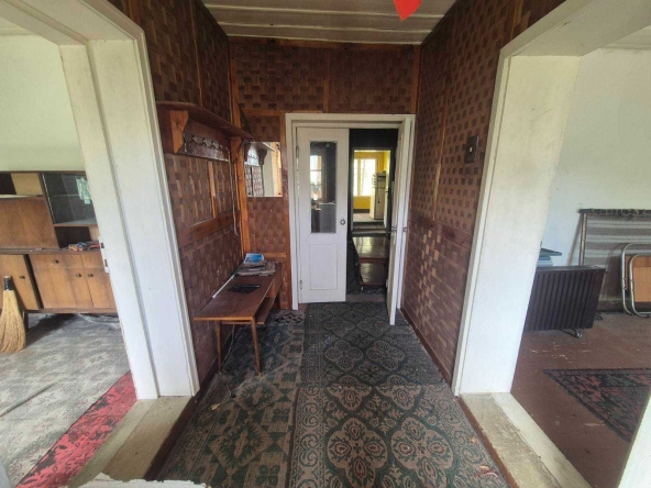 Къща в с. Лозица, Област Плевен - 147 кв.м за 45 €/кв.м - Снимка #1