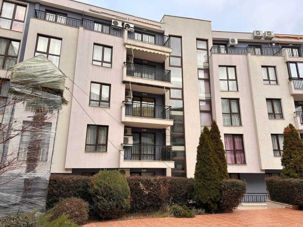 Дава се под наем Двустаен апартамент в к.к. Златни пясъци - 70 кв.м за 1500 € - Снимка #1