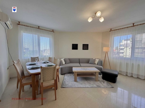 Дава се под наем Тристаен апартамент в Русе, Център - 100 кв.м за 510 € - Снимка #1