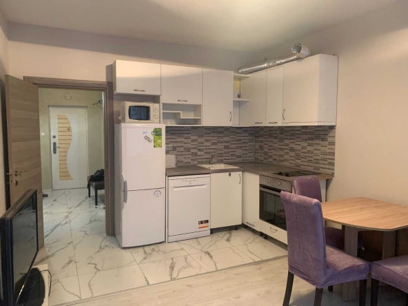 Дава се под наем Четиристаен апартамент в Пловдив, Център - 110 кв.м за 650 € - Снимка #1