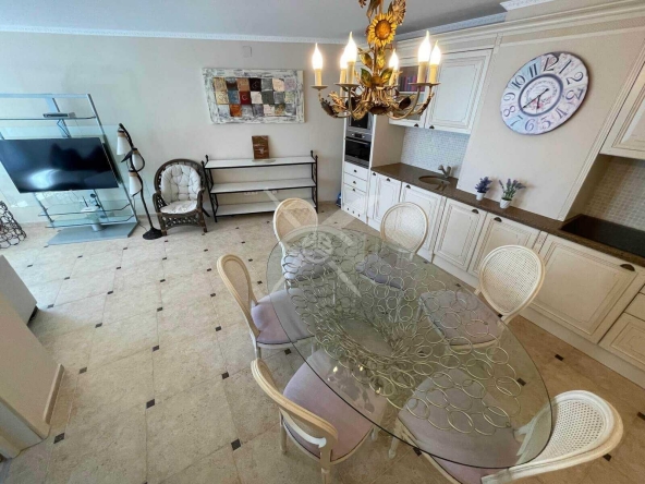 Тристаен апартамент в Свети Влас - 138 кв.м за 2319 €/кв.м - Снимка #1