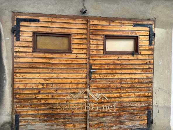 Дава се под наем Гараж / Паркомясто в Велико Търново, Колю Фичето - 20 кв.м за 91.8 € - Снимка #1