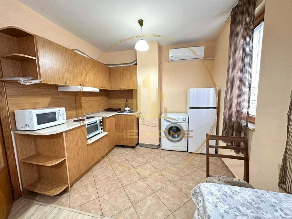 Дава се под наем Двустаен апартамент в Варна, Базар Левски - 55 кв.м за 450 € - Снимка #1