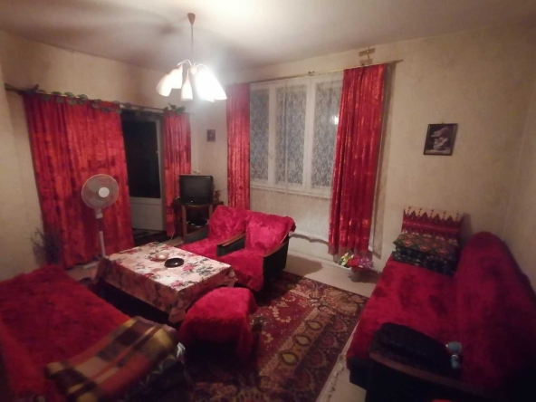 Дава се под наем Тристаен апартамент в Благоевград, Идеален център - 122 кв.м за 224.4 € - Снимка #1