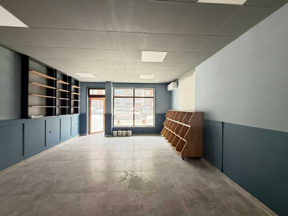 Дава се под наем Магазин в Велико Търново, Бузлуджа - 60 кв.м за 494.7 € - Снимка #1