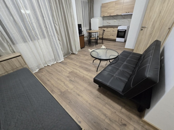 Дава се под наем Едностаен апартамент в Бургас, Център - 36 кв.м за 382.5 € - Снимка #1