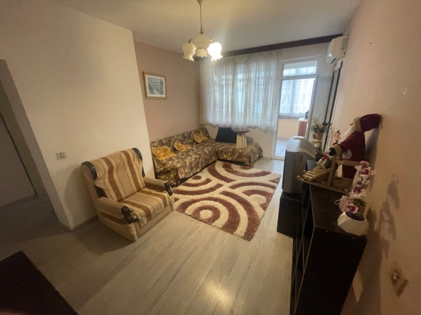 Дава се под наем Тристаен апартамент в Хасково, Каменни - 75 кв.м за 229.5 € - Снимка #1