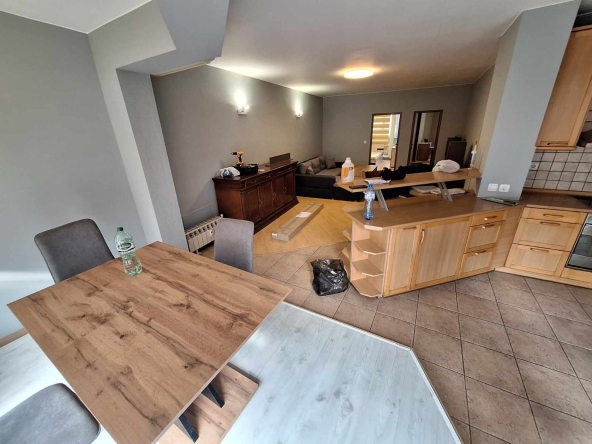 Дава се под наем Тристаен апартамент в Пловдив, Кършияка - 100 кв.м за 612 € - Снимка #1