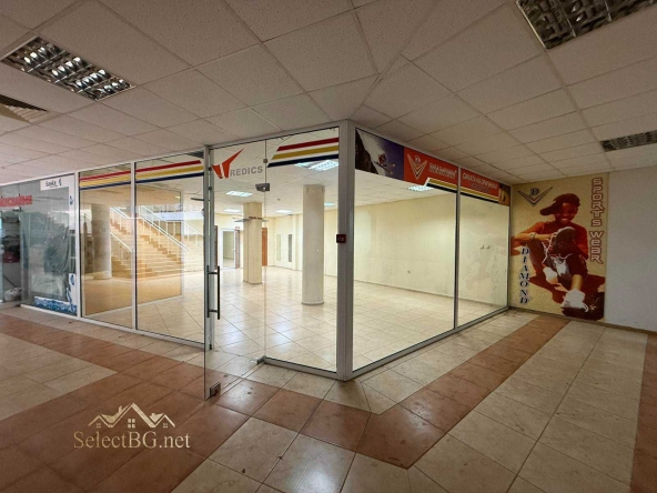 Дава се под наем Магазин в Велико Търново, Център - 120 кв.м за 357 € - Снимка #1